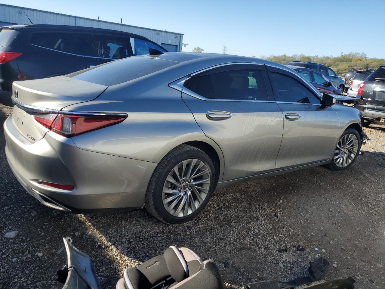 2020 Lexus ES VIN 58AEZ1B13LU073808 Copart auction photo, side / front end damage thumbnail 3