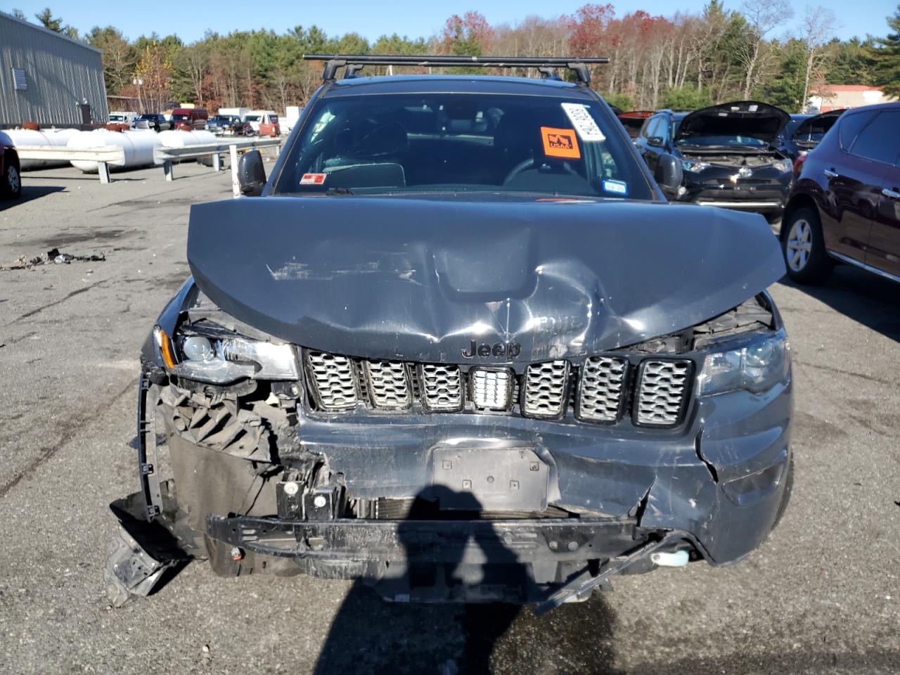 2018 Jeep Grand Cherokee VIN 1C4RJFAG7JC284679 Copart auction photo, front end / minor dent/scratches damage thumbnail 5