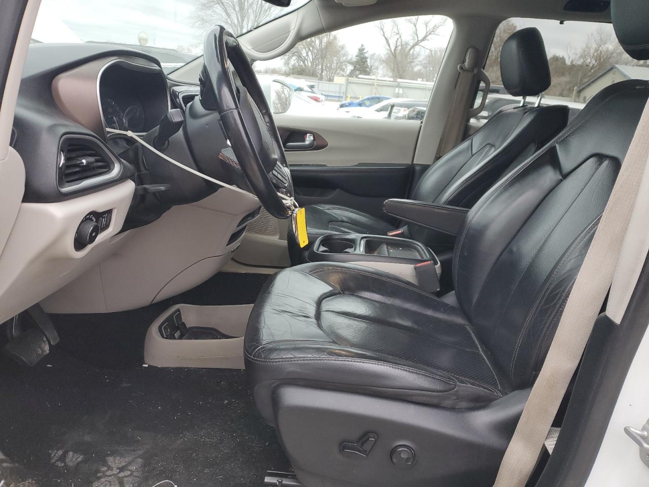 2019 Chrysler Pacifica VIN 2C4RC1BG6KR680963 Copart auction photo, side / front end damage thumbnail 7