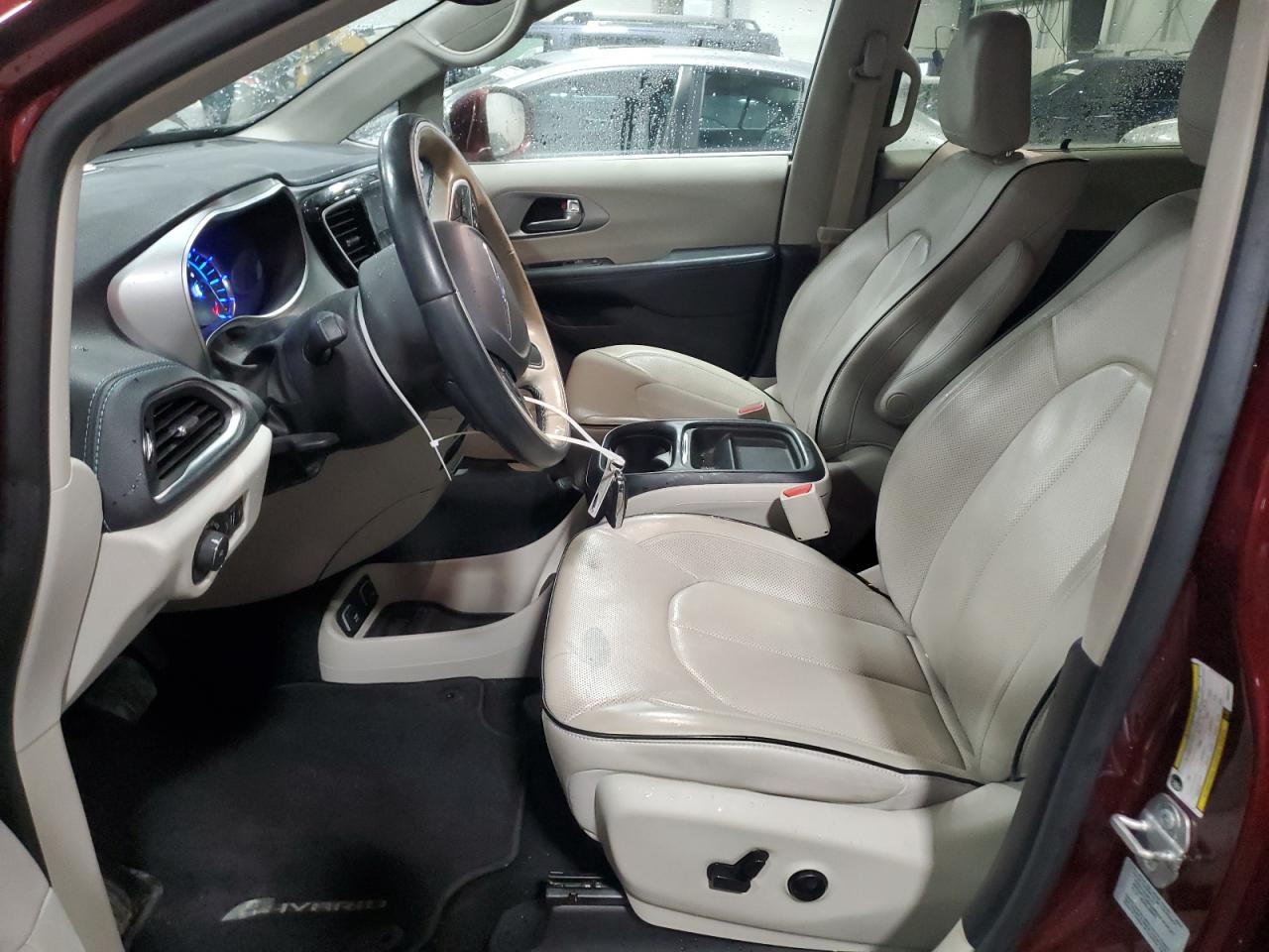 2017 Chrysler Pacifica VIN 2C4RC1N78HR692231 Copart auction photo, front end / side damage thumbnail 7