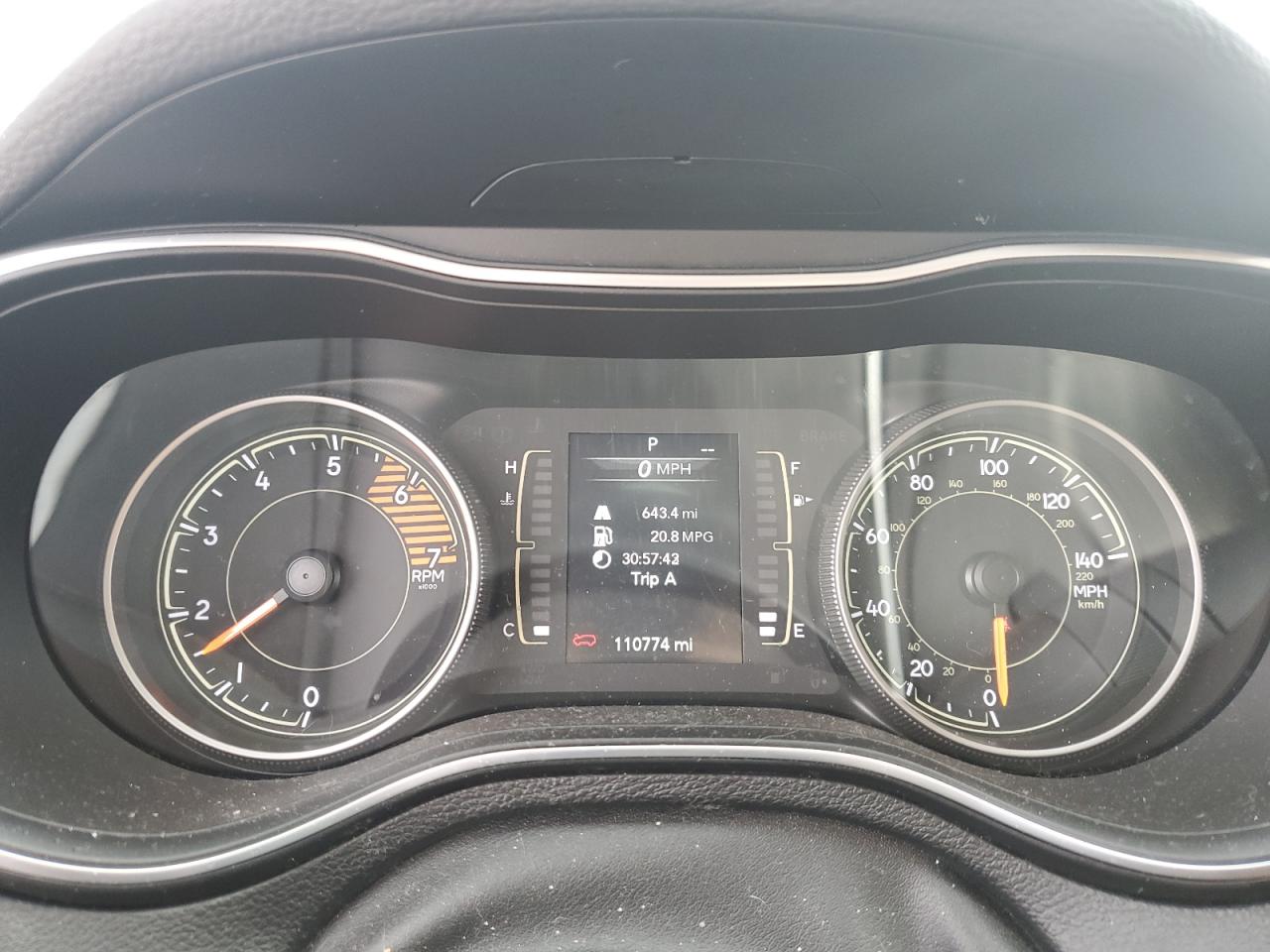 2019 Jeep Grand Cherokee VIN 1C4PJMLNXKD123648 Copart auction photo, front end damage thumbnail 9