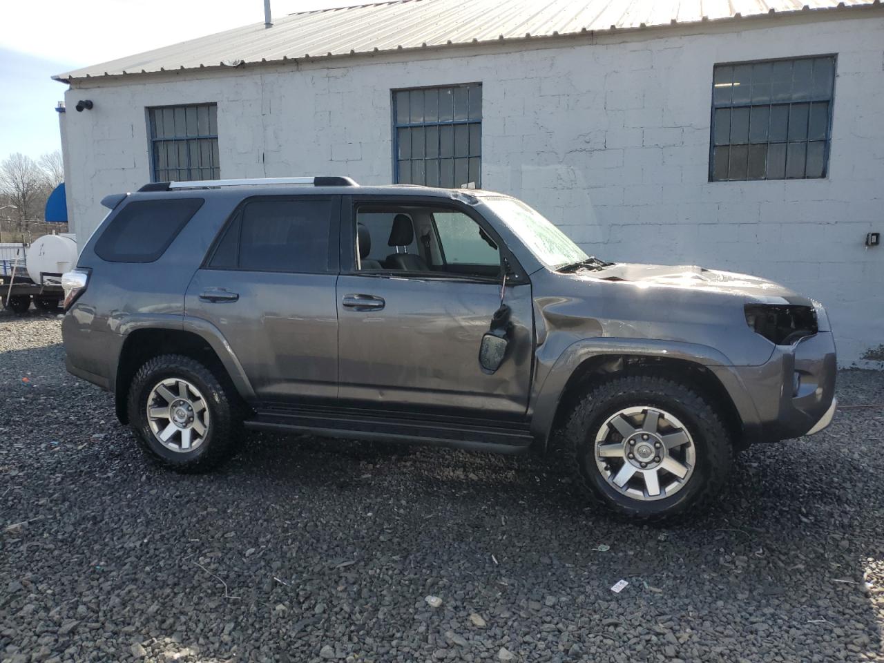 2015 Toyota 4Runner VIN JTEBU5JR2F5276095 Copart auction photo, front end / top/roof damage thumbnail 4