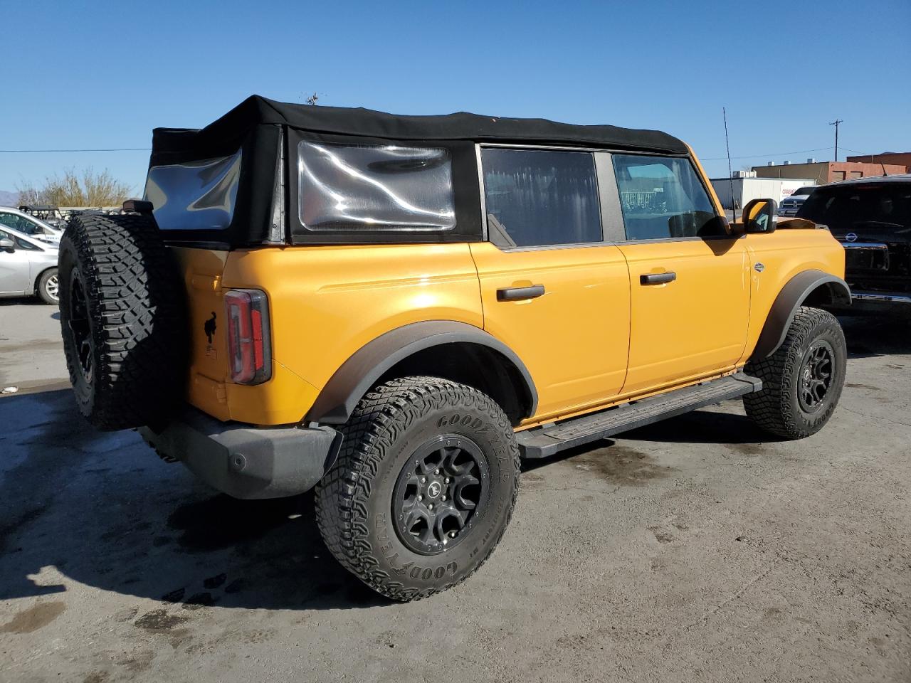 2022 Ford Bronco VIN 1FMEE5DPXNLA93302 Copart auction photo, front end damage thumbnail 3