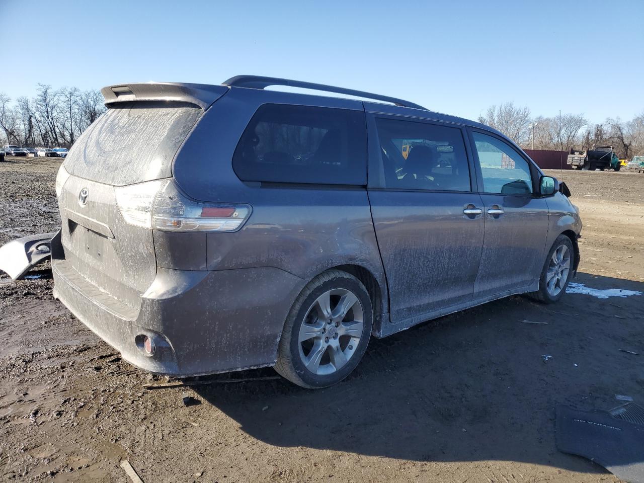 2013 Toyota Sienna VIN 5TDXK3DC3DS290977 Copart auction photo, front end damage thumbnail 3