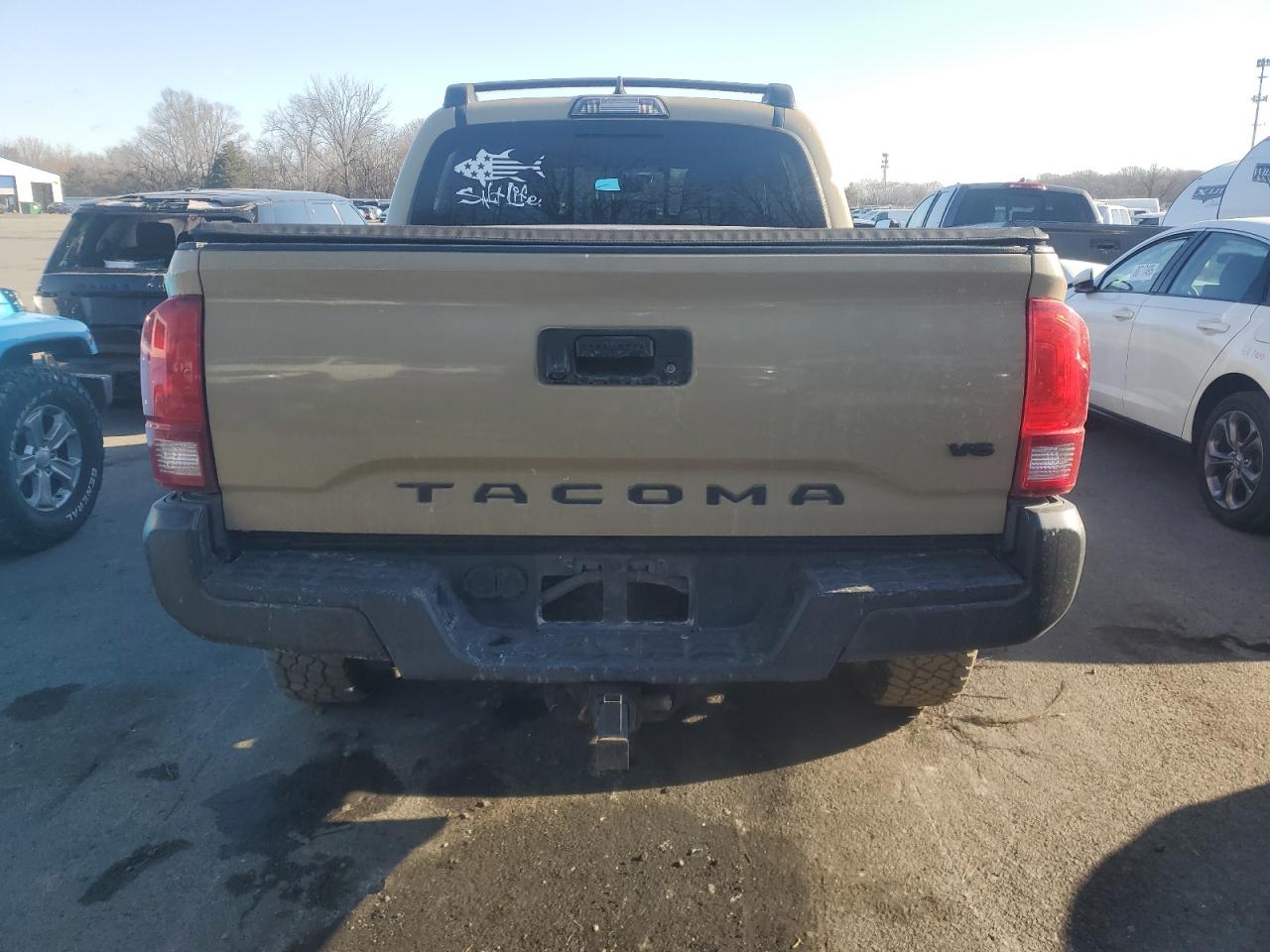 2017 Toyota Tacoma VIN 5TFCZ5AN4HX065219 Copart auction photo, side / front end damage thumbnail 6