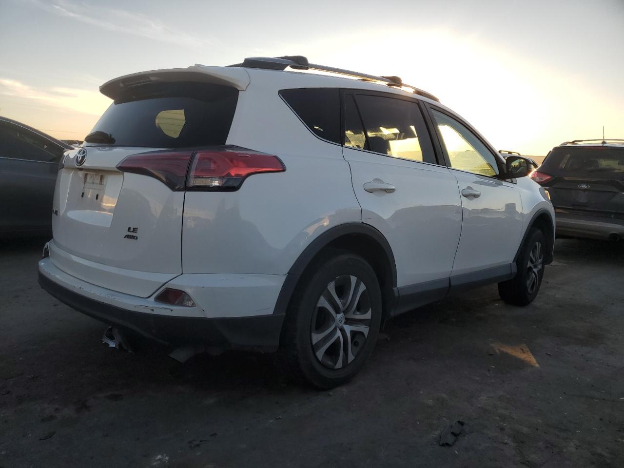 2018 Toyota RAV 4 VIN 2T3BFREV5JW744755 Copart auction photo, rear end / side damage thumbnail 3