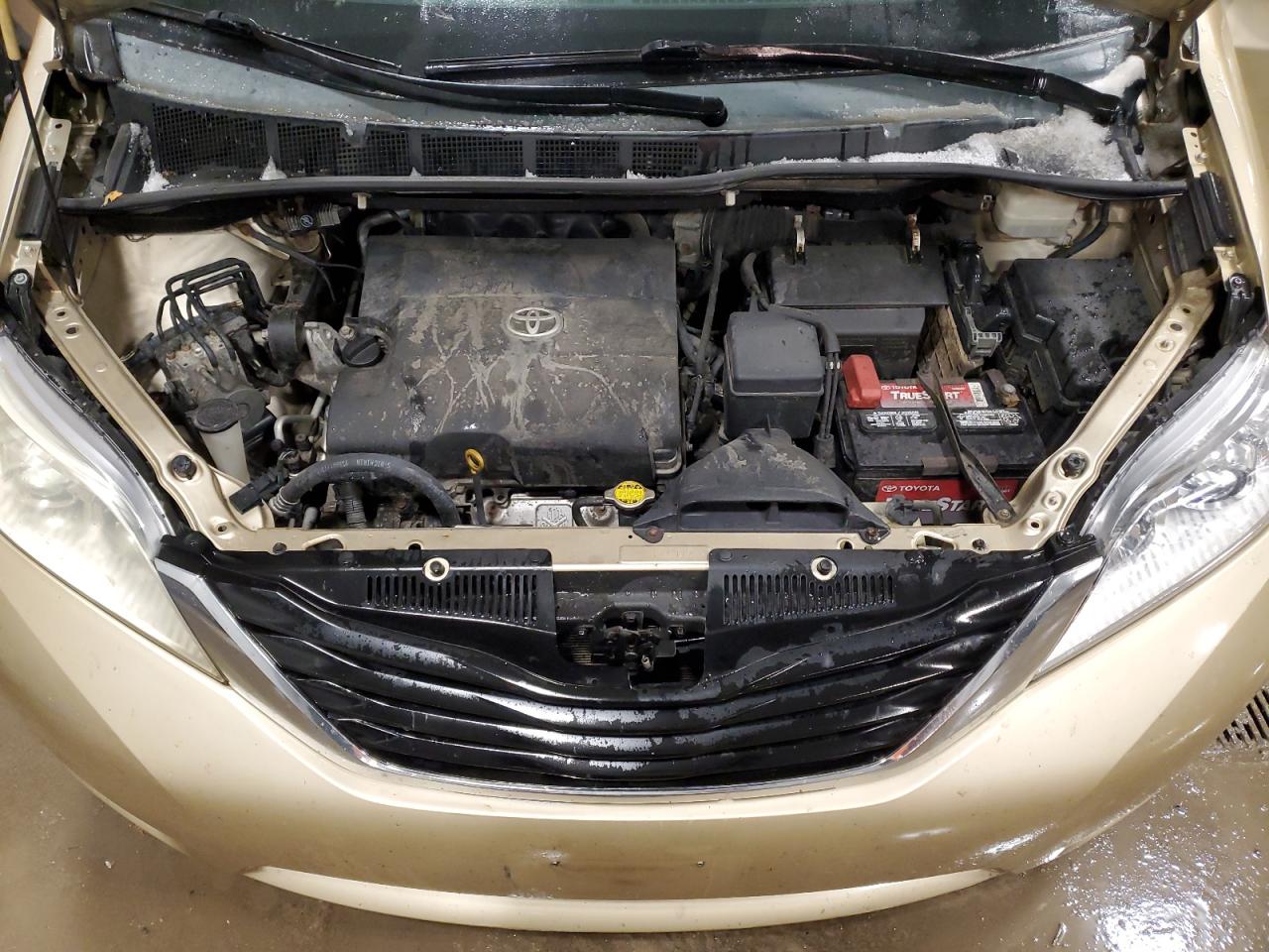 2011 Toyota Sienna VIN 5TDKK3DC1BS110743 Copart auction photo, rear end / side damage thumbnail 12