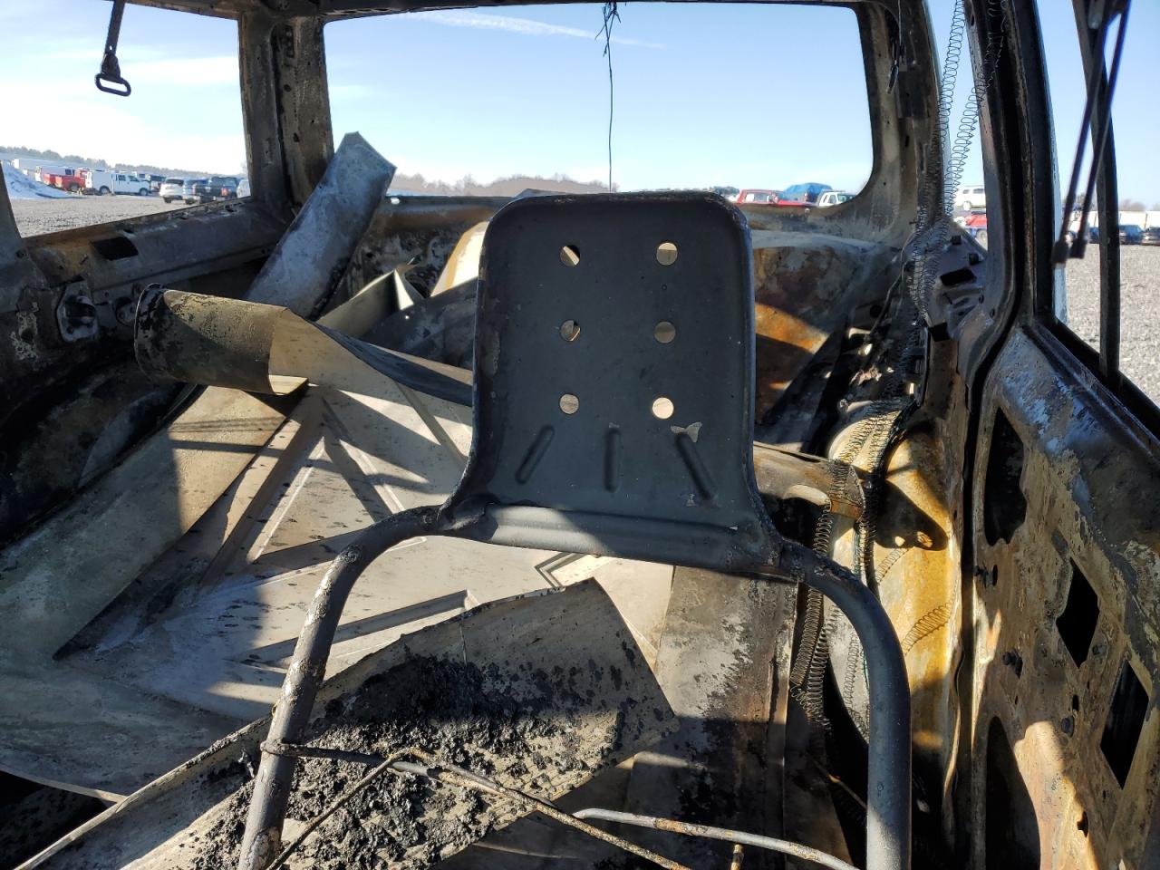 1998 Jeep Grand Cherokee VIN 1J4FT28S2WL151412 Copart auction photo, burn damage thumbnail 10