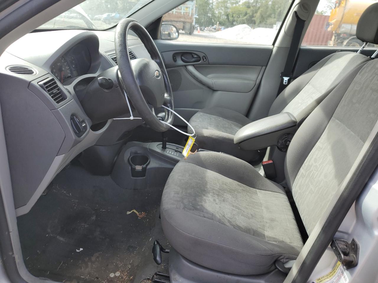 2005 Ford Focus VIN 1FAHP34N35W275832 Copart auction photo, front end / minor dent/scratches damage thumbnail 7