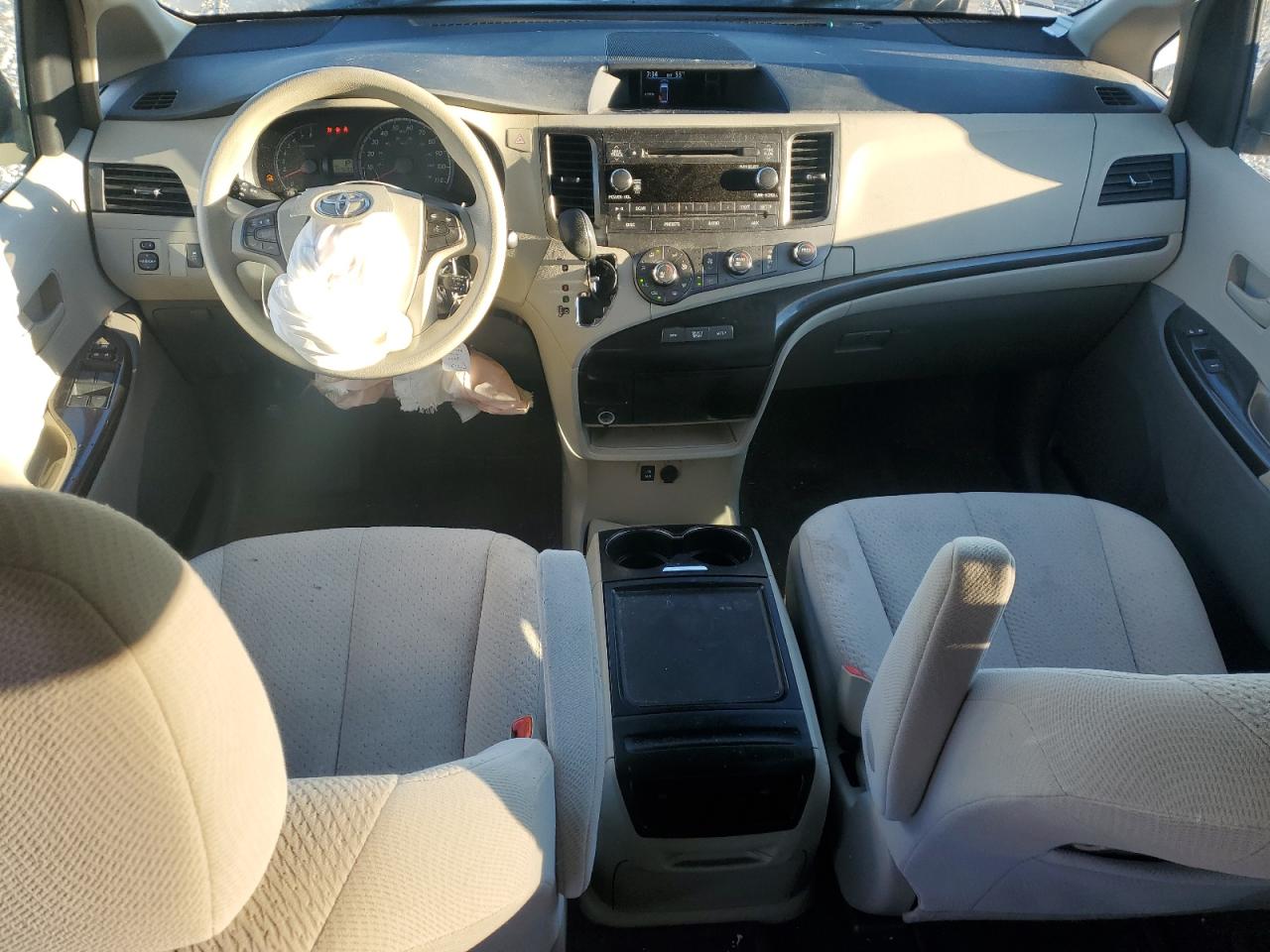 2012 Toyota Sienna VIN 5TDKK3DC6CS212668 Copart auction photo, front end / side damage thumbnail 8