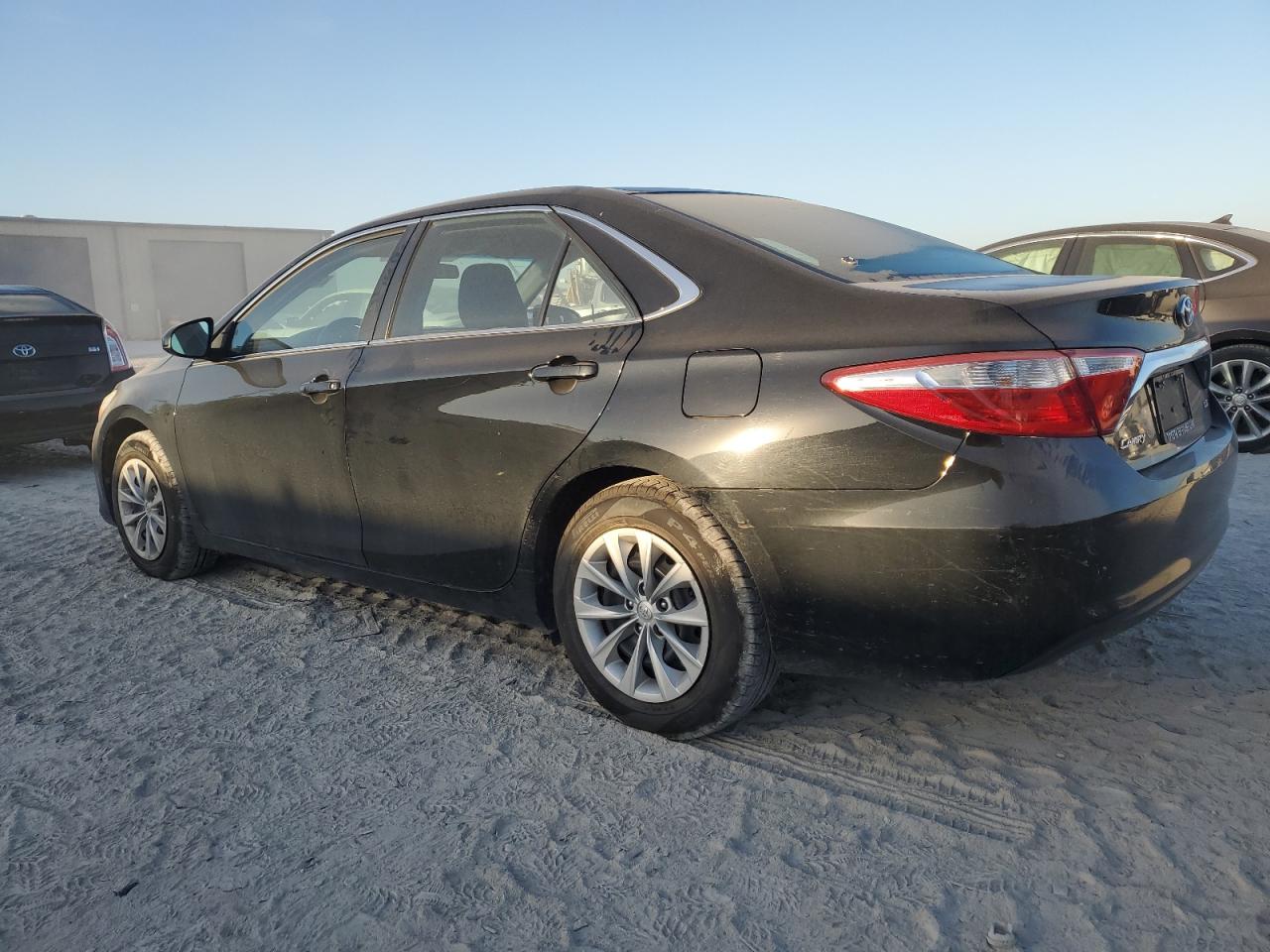 2016 Toyota Camry VIN 4T4BF1FK6GR534713 Copart auction photo, side / minor dent/scratches damage thumbnail 2