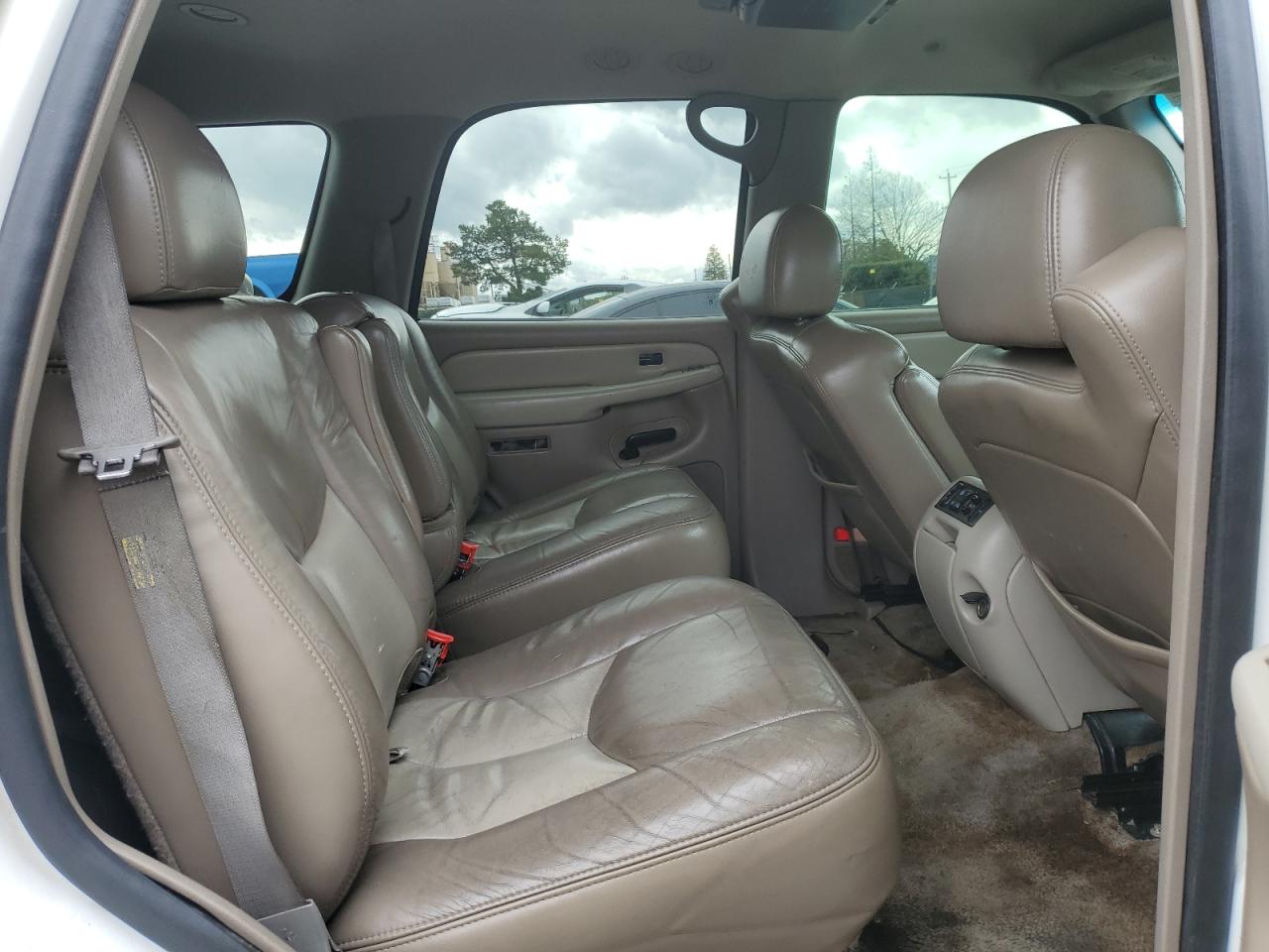 2002 GMC Yukon VIN 1GKEK13T82J196475 Copart auction photo, vandalism damage thumbnail 11