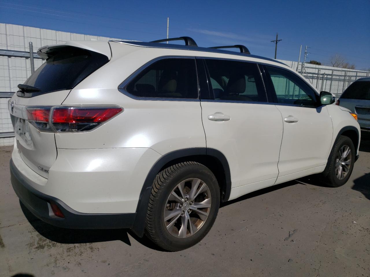 2014 Toyota Highlander VIN 5TDJKRFH8ES015057 Copart auction photo, front end / hail damage thumbnail 3