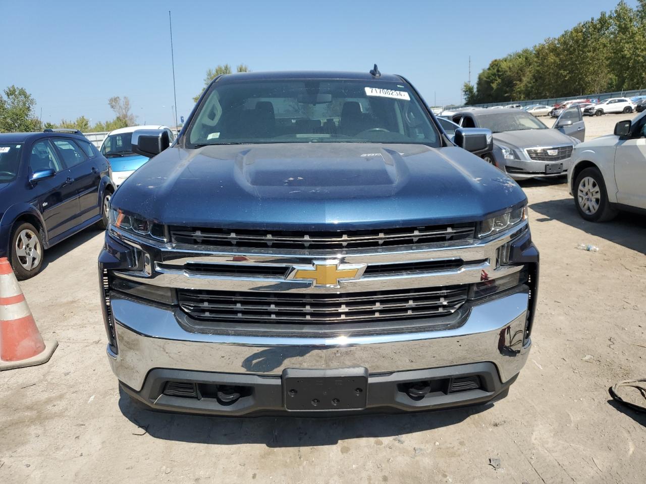 2019 Chevrolet Silverado VIN 1GCUYDED5KZ156093 Copart auction photo, all over damage thumbnail 5