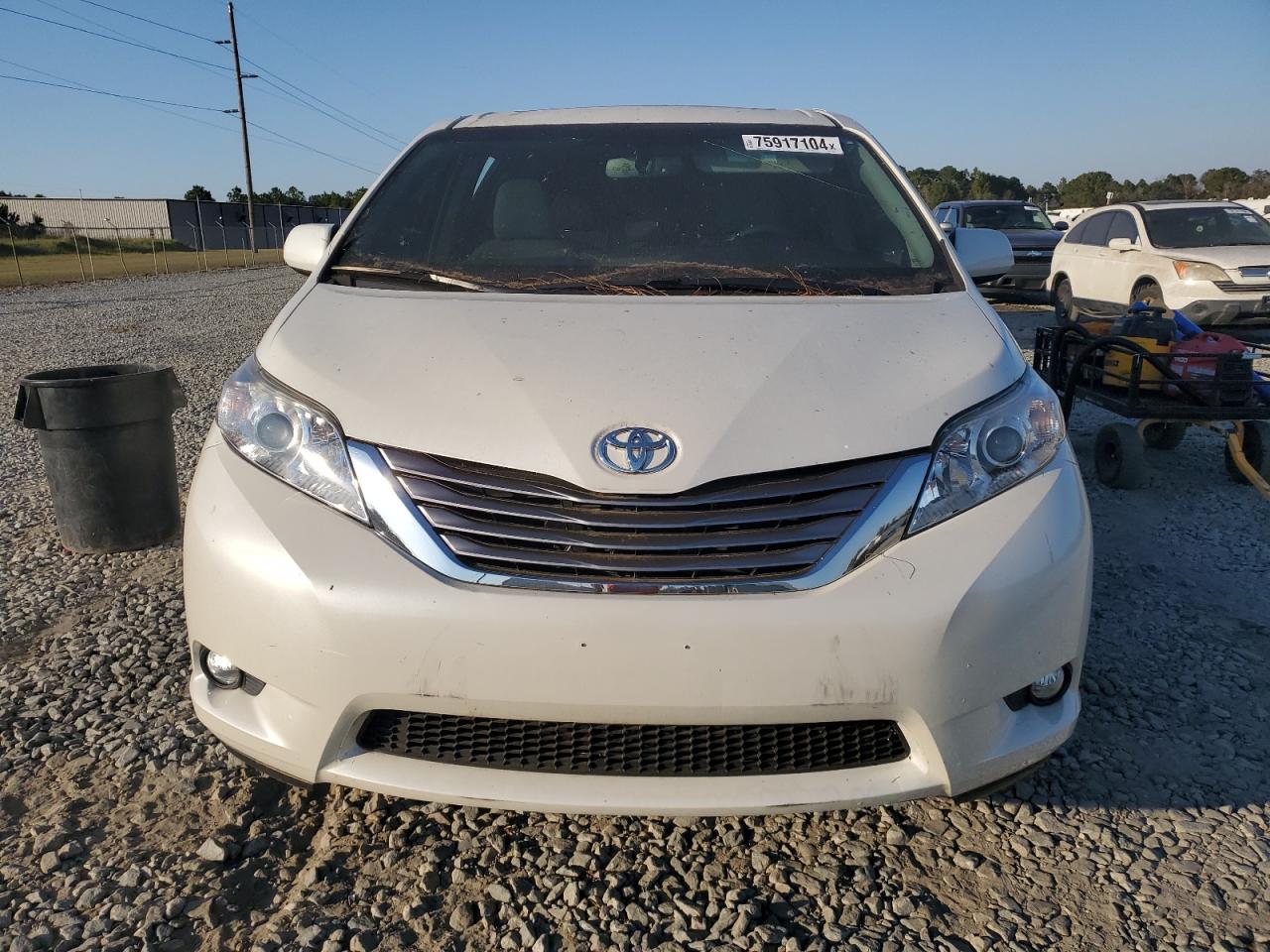 2017 Toyota Sienna VIN 5TDYZ3DC1HS823298 Copart auction photo, top/roof / rear end damage thumbnail 5