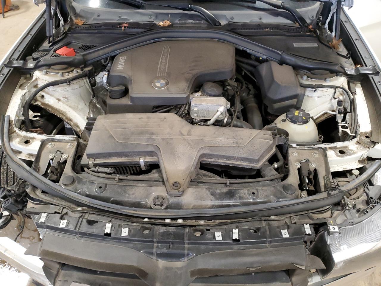 2016 BMW 3er VIN WBA8Z5C58GG500922 Copart auction photo, front end / rear end damage thumbnail 11