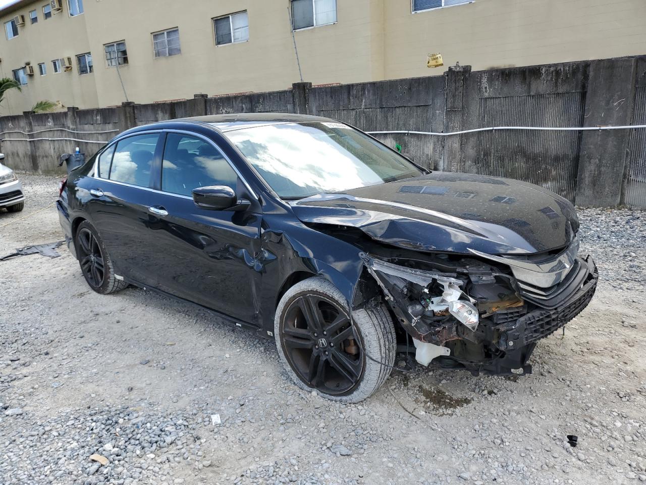 2017 Honda Accord VIN 1HGCR2F11HA204800 Copart auction photo, front end damage thumbnail 4