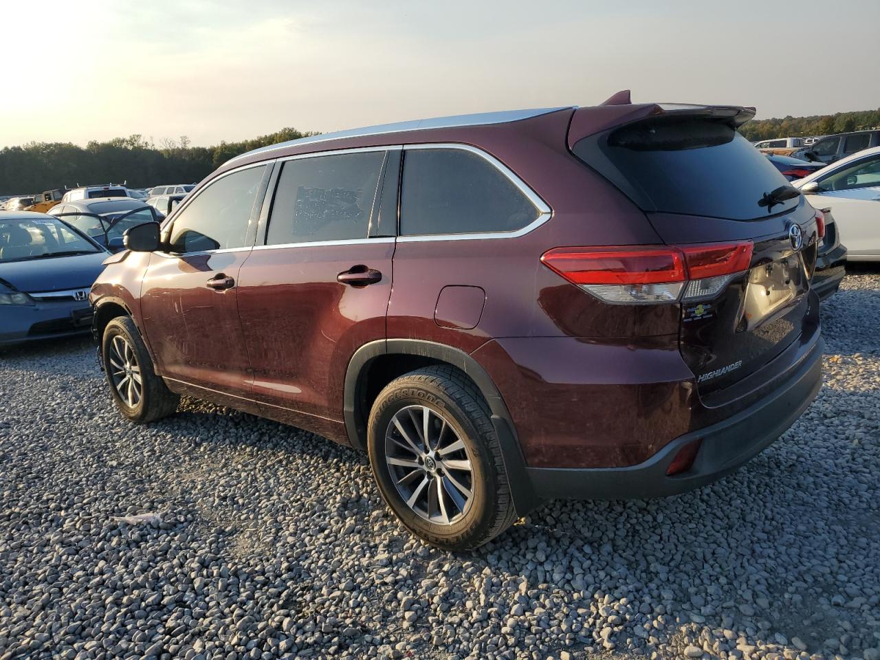 2017 Toyota Highlander VIN 5TDKZRFH8HS201248 Copart auction photo, front end / undercarriage damage thumbnail 2
