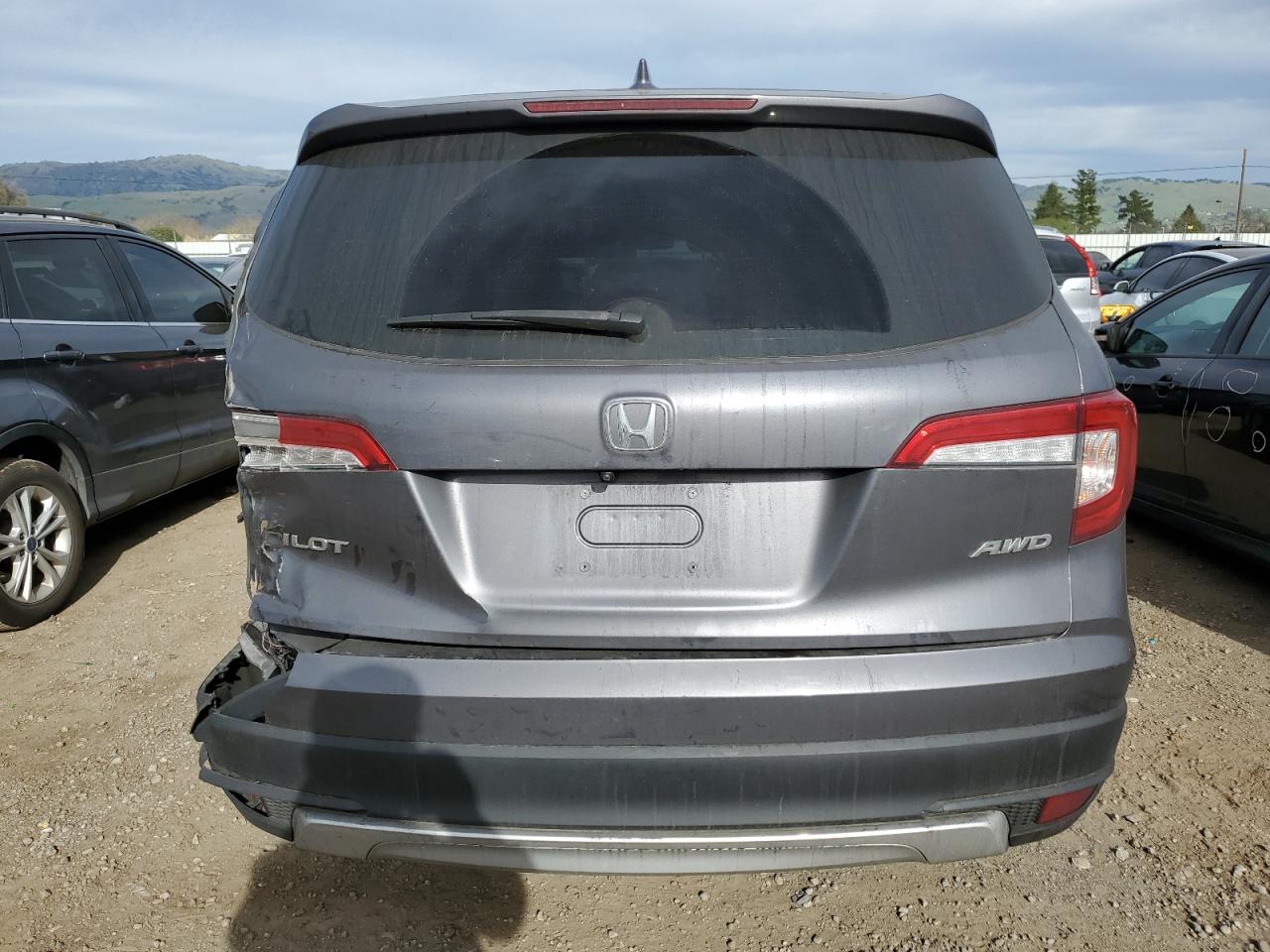 2020 Honda Pilot VIN 5FNYF6H51LB039271 Copart auction photo, rear end damage thumbnail 6