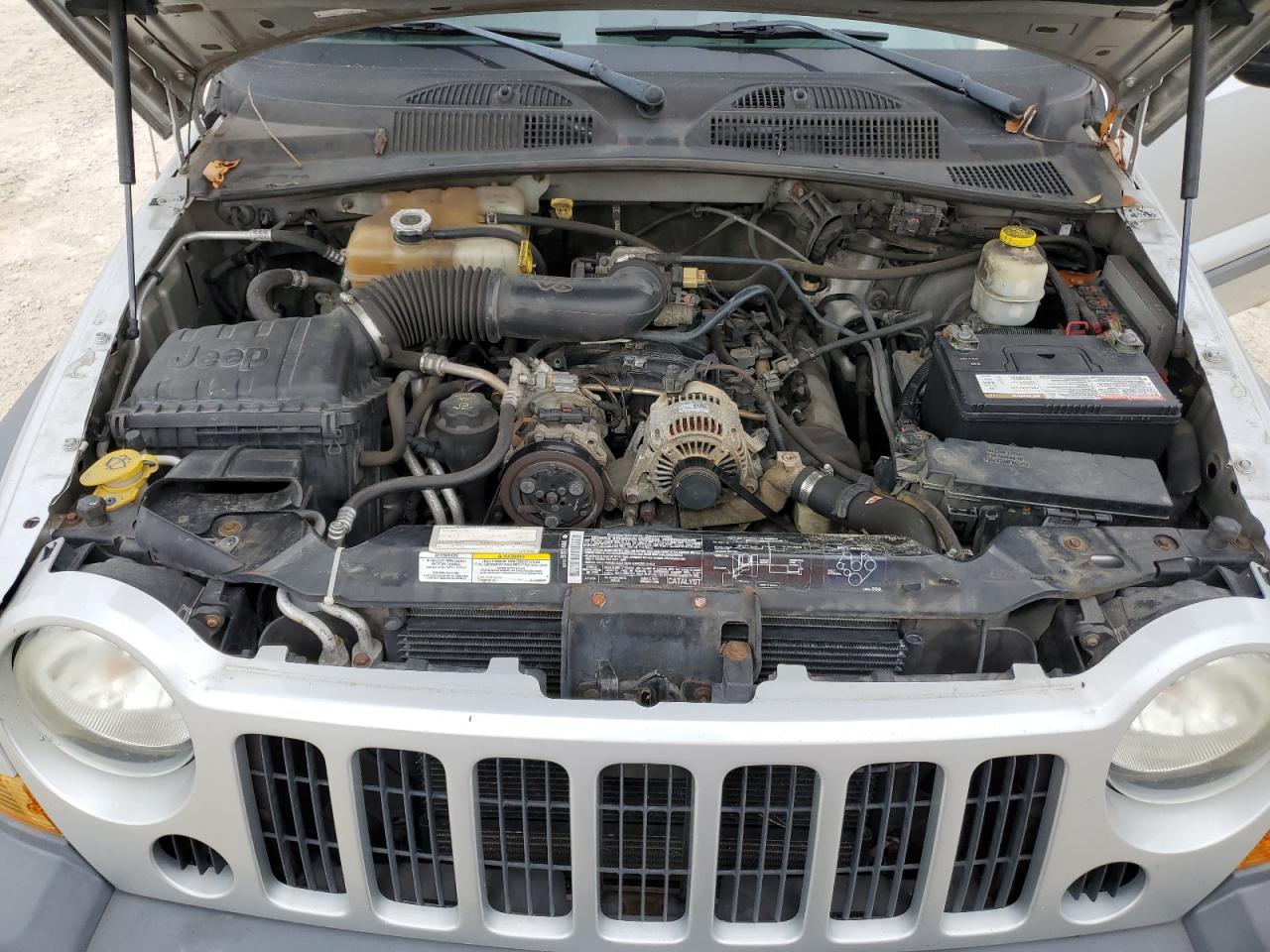 2005 Jeep Liberty (North America) VIN 1J8GL48K65W530800 Copart auction photo, water/flood damage thumbnail 12