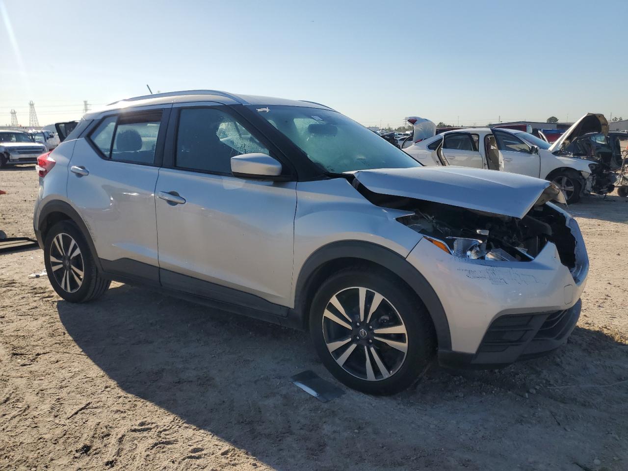 2020 Nissan Kicks VIN 3N1CP5CV3LL490408 Copart auction photo, front end / minor dent/scratches damage thumbnail 4