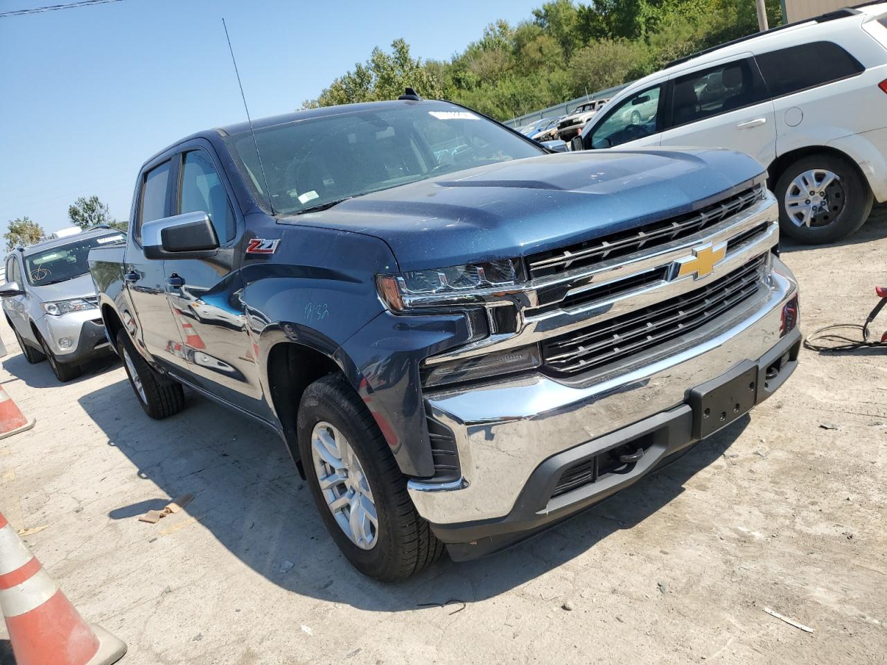 2019 Chevrolet Silverado VIN 1GCUYDED5KZ156093 Copart auction photo, all over damage thumbnail 4