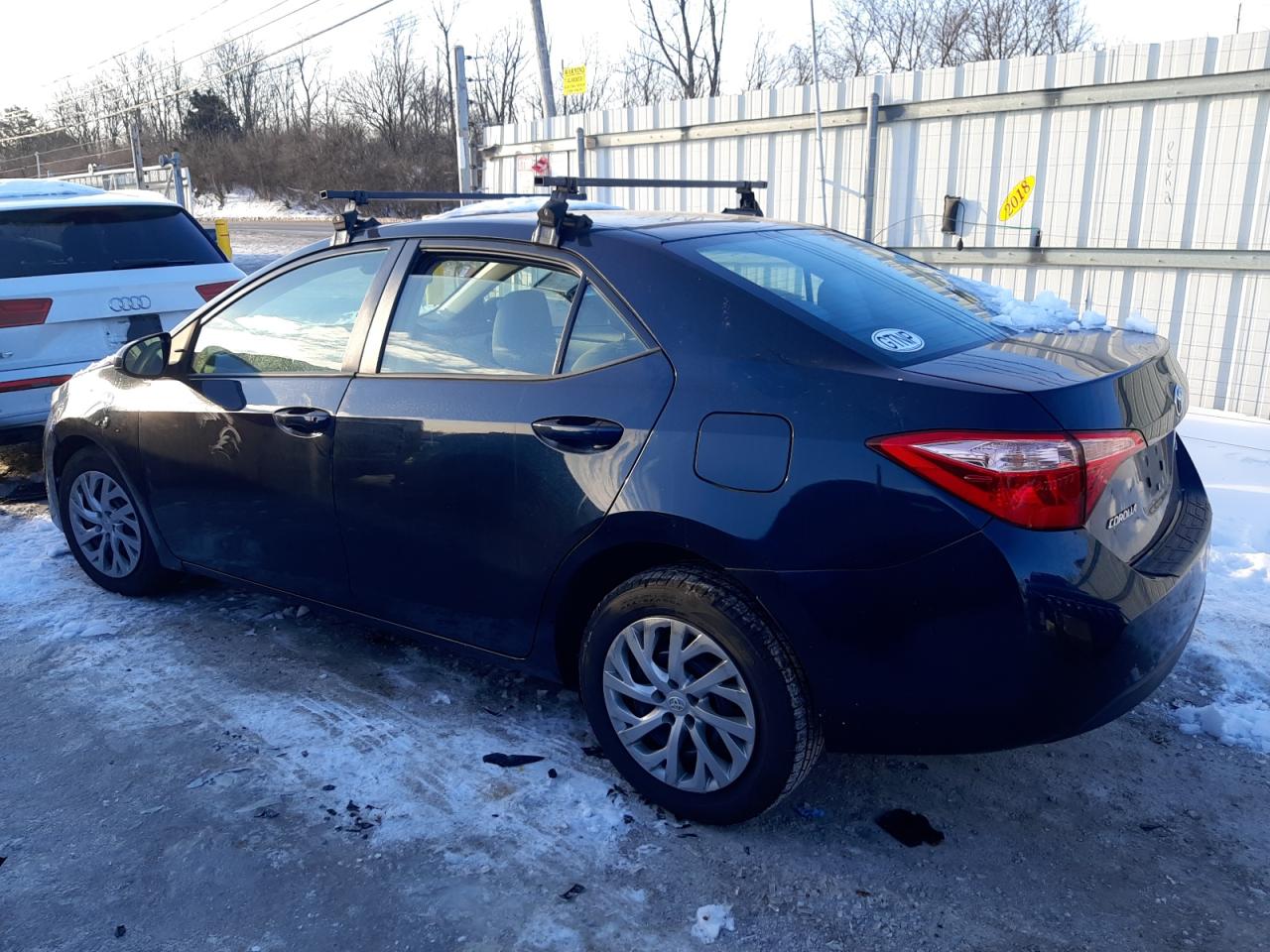 2018 Toyota Corolla VIN 2T1BURHE0JC001576 Copart auction photo, minor dent/scratches damage thumbnail 2