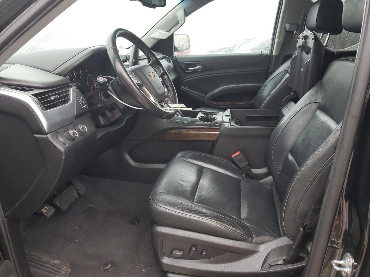 2019 Chevrolet Suburban VIN 1GNSKHKC4KR126599 Copart auction photo, rear end damage thumbnail 7
