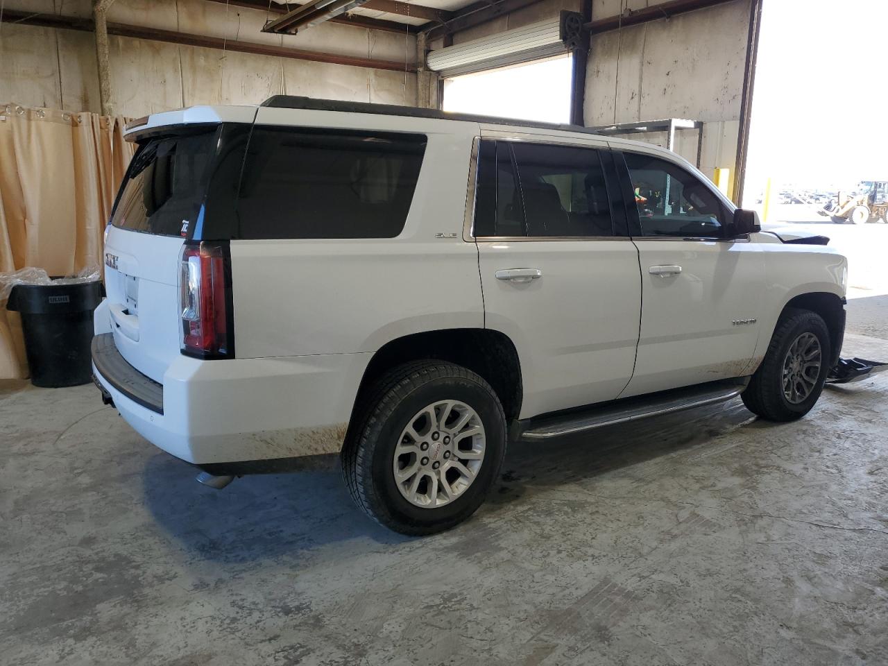2016 GMC Yukon VIN 1GKS1AKC4GR269969 Copart auction photo, front end damage thumbnail 3