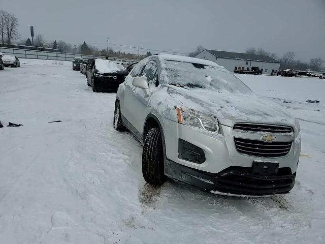 2016 Chevrolet Trax VIN 3GNCJPSB5GL235984 Copart auction photo, rear end / undercarriage damage thumbnail 11