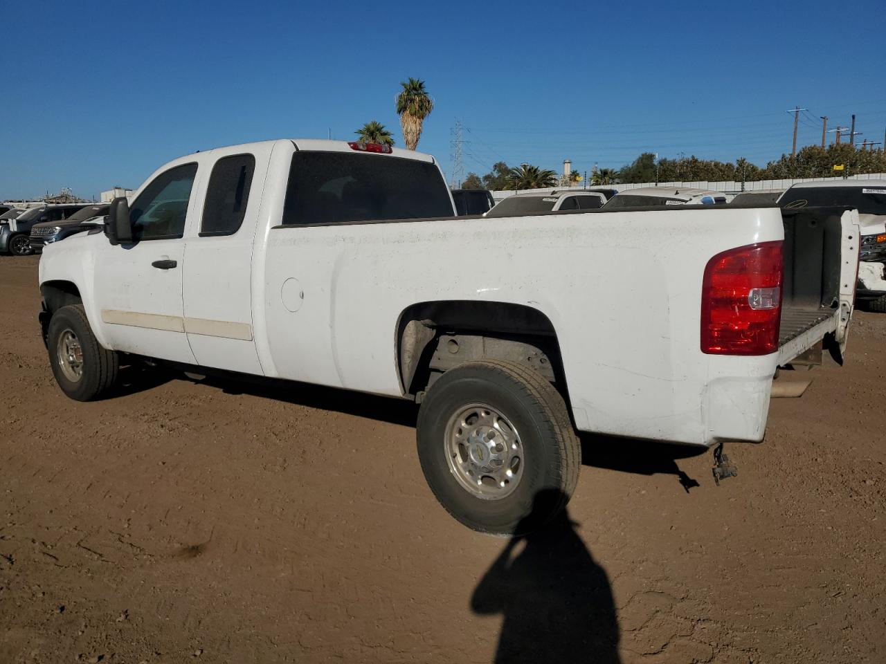 2008 Chevrolet Silverado VIN 1GCHC29K28E115109 Copart auction photo, front end / rear end damage thumbnail 2