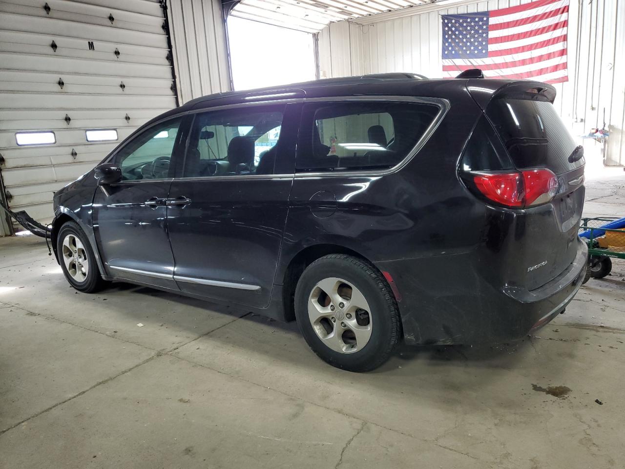 2017 Chrysler Pacifica VIN 2C4RC1EG6HR811586 Copart auction photo, front end / all over damage thumbnail 2