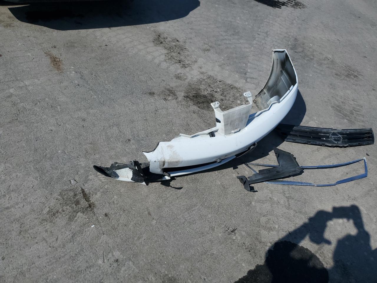 2011 Nissan Versa VIN 3N1BC1CP8BL462068 Copart auction photo, front end / side damage thumbnail 12