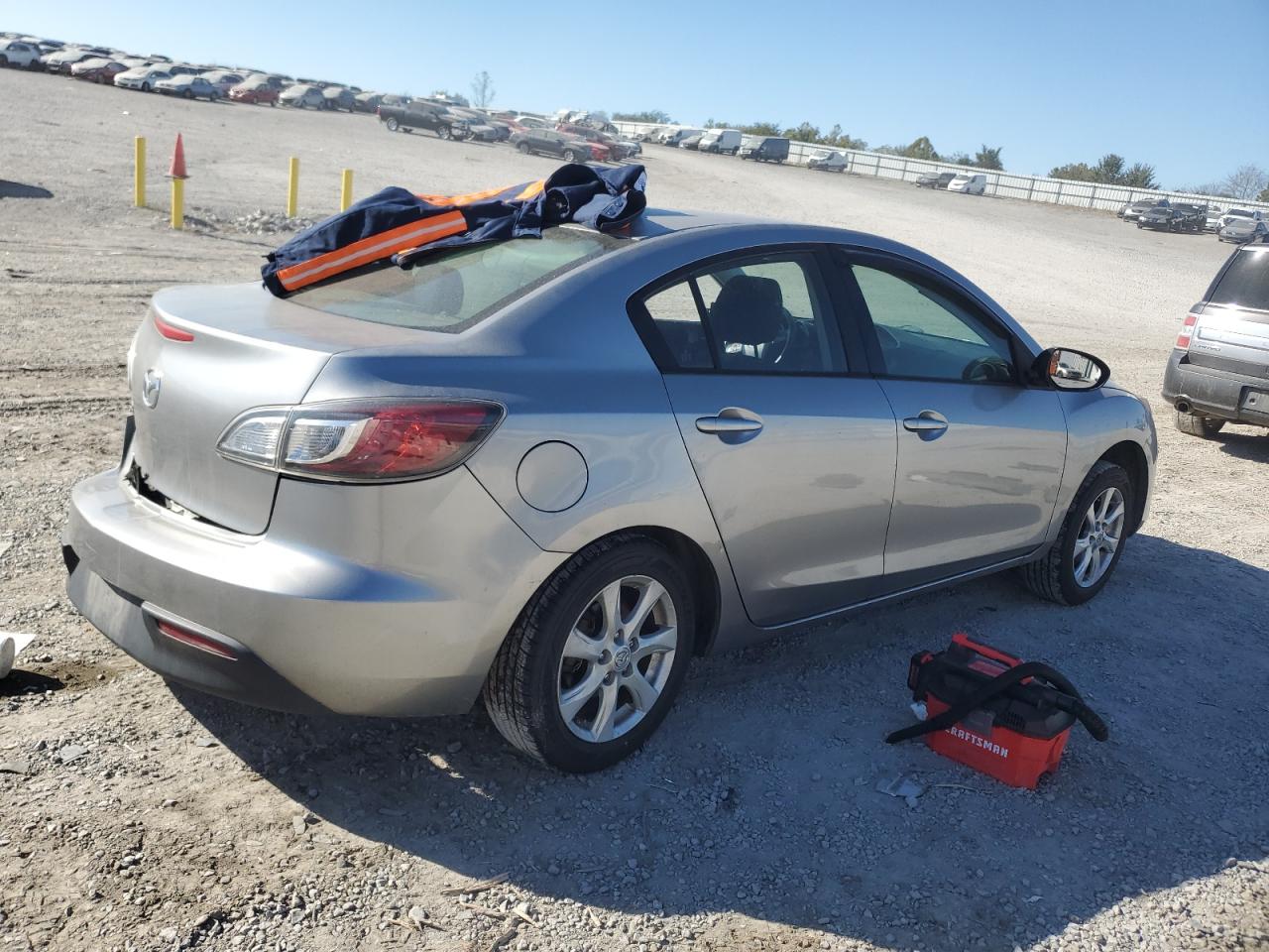 2011 Mazda 3 VIN JM1BL1VG7B1361086 Copart auction photo, side / rear end damage thumbnail 3