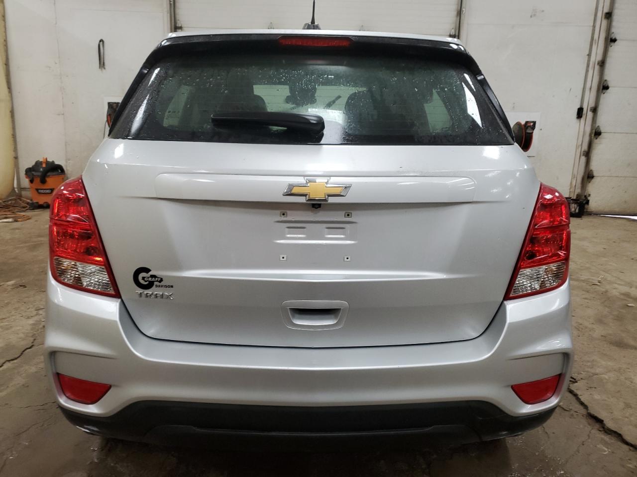 2017 Chevrolet Trax VIN KL7CJKSB5HB128929 Copart auction photo, front end / side damage thumbnail 6
