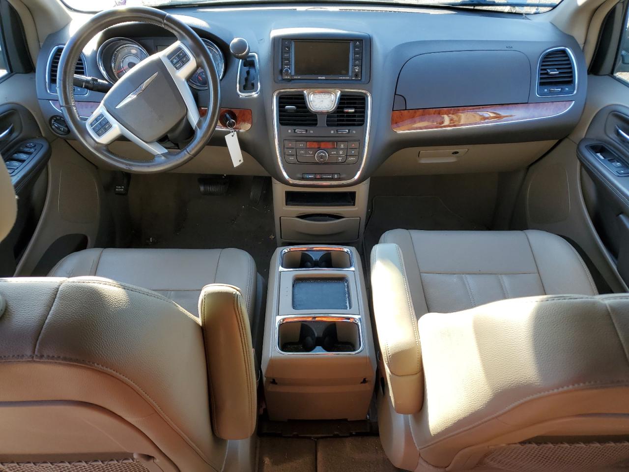 2015 Chrysler Town & Country VIN 2C4RC1BG8FR578330 Copart auction photo, front end / side damage thumbnail 8