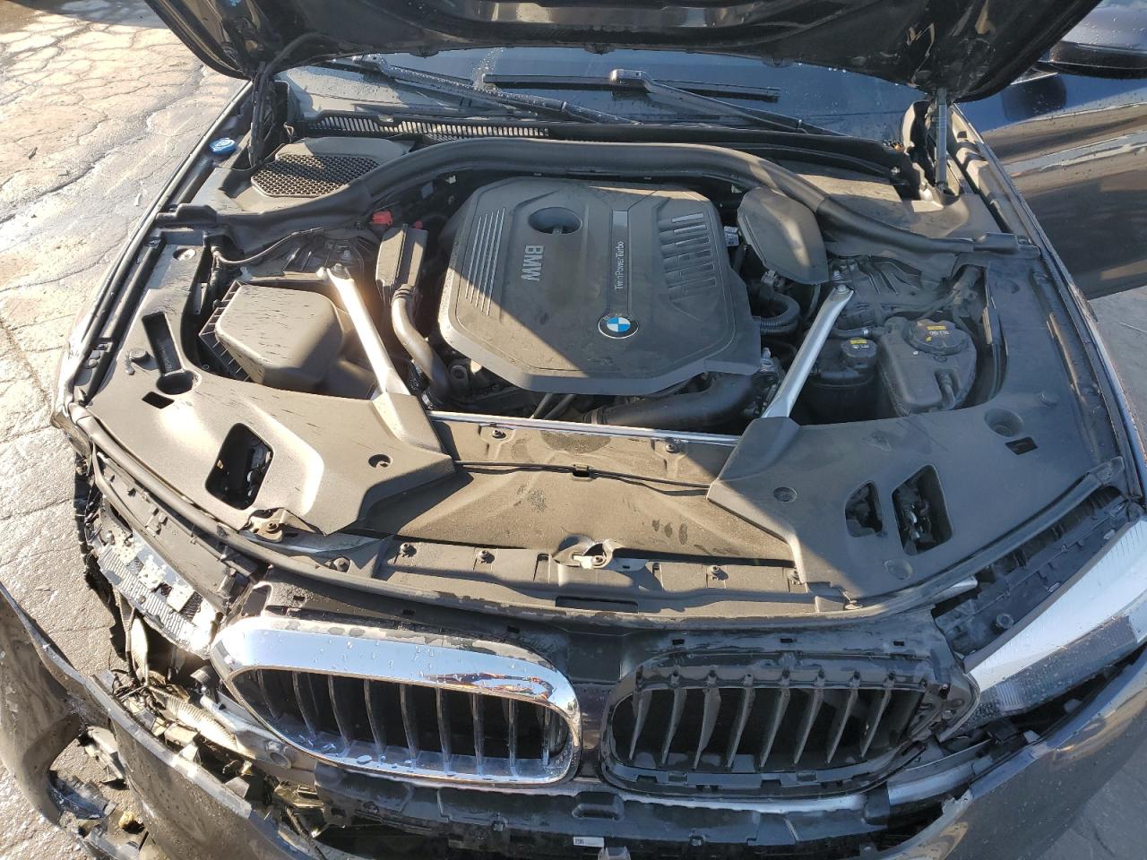 2018 BMW 5er VIN WBAJE7C53JWC57058 Copart auction photo, front end damage thumbnail 11