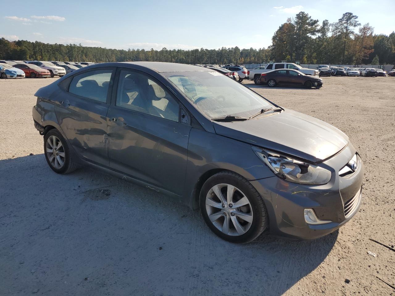 2013 Hyundai Accent VIN KMHCU4AE3DU338280 Copart auction photo, all over damage thumbnail 4