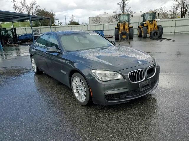 2015 BMW 7er VIN WBAYE4C52FD947509 Copart auction photo, vandalism damage thumbnail 10