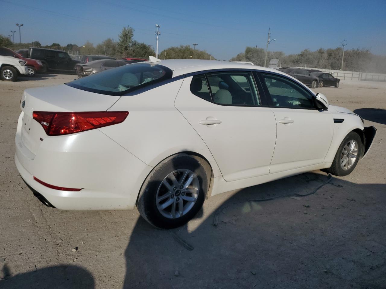 2011 KIA Optima VIN KNAGM4A73B5186268 Copart auction photo, front end / undercarriage damage thumbnail 3