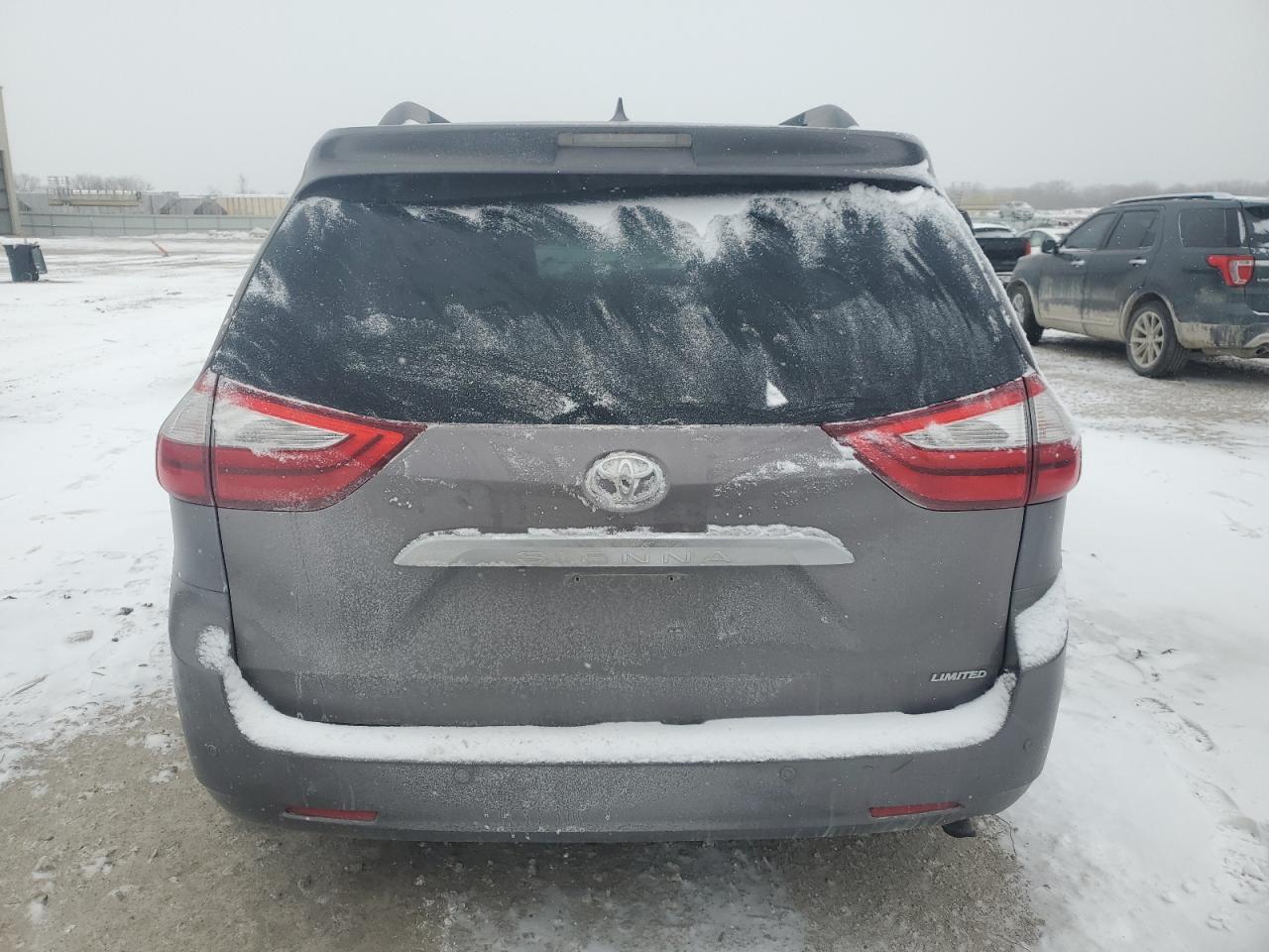 2015 Toyota Sienna VIN 5TDYK3DC7FS599102 Copart auction photo, front end damage thumbnail 6