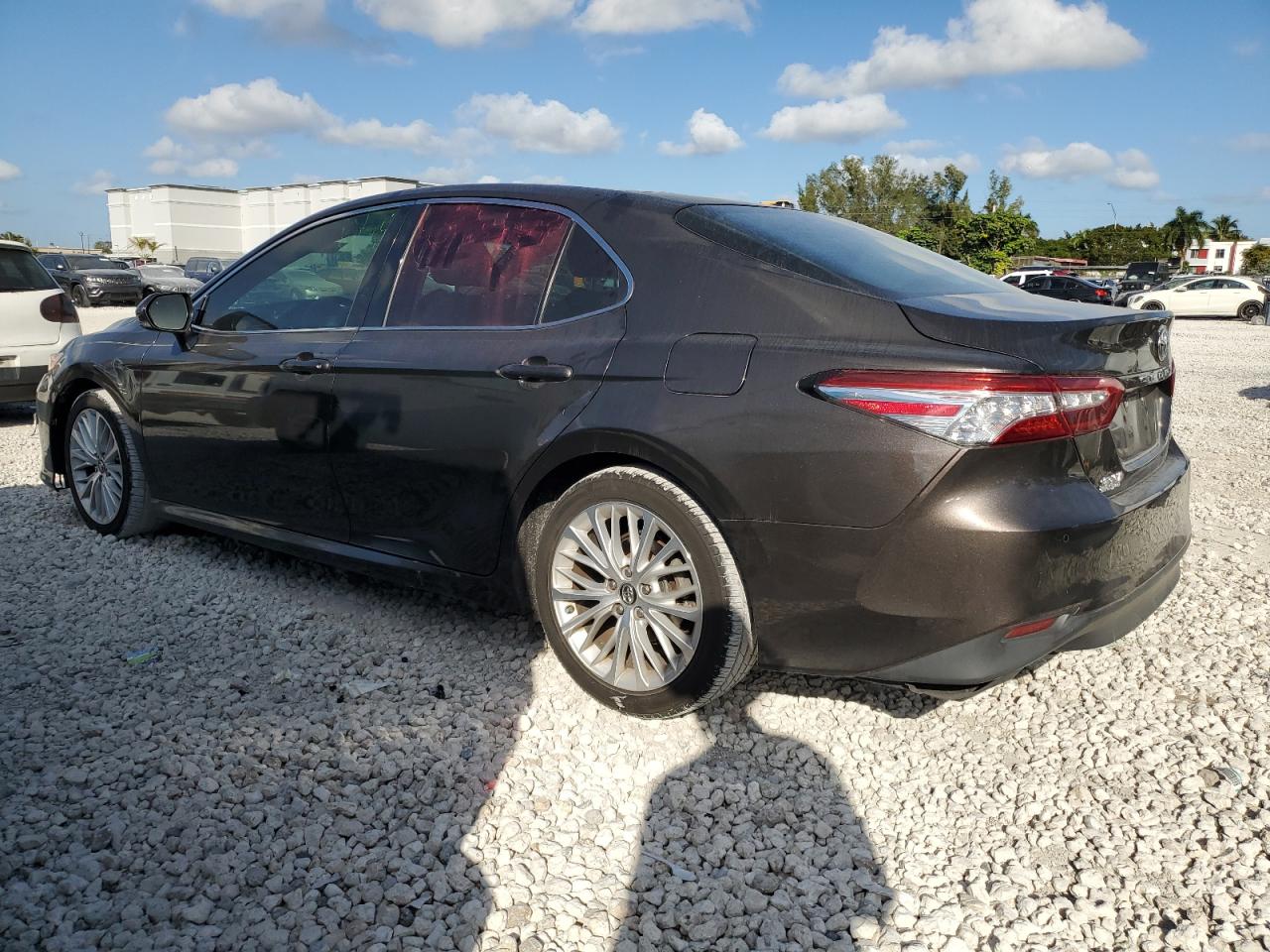 2018 Toyota Camry VIN 4T1B11HK2JU029460 Copart auction photo, side damage thumbnail 2