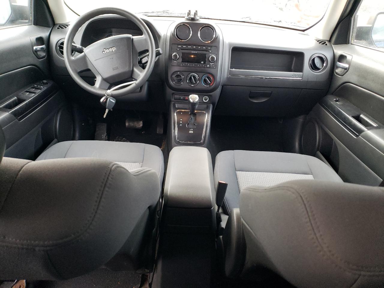 2009 Jeep Liberty (Patriot) VIN 1J4FF28B19D137992 Copart auction photo, frame damage / minor dent/scratches damage thumbnail 8