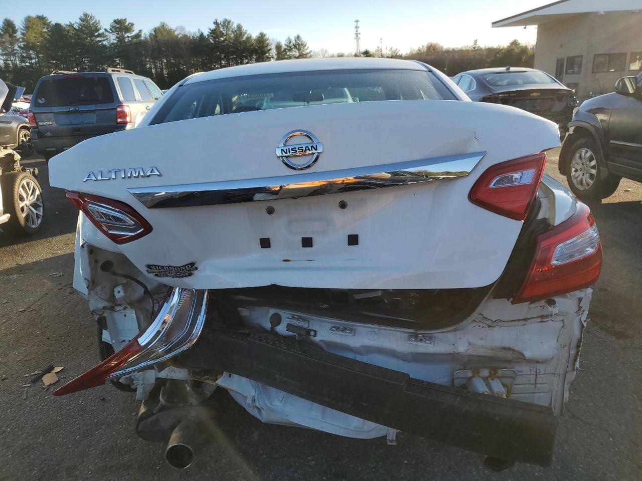 2016 Nissan Altima VIN 1N4AL3APXGN374305 Copart auction photo, rear end / minor dent/scratches damage thumbnail 6