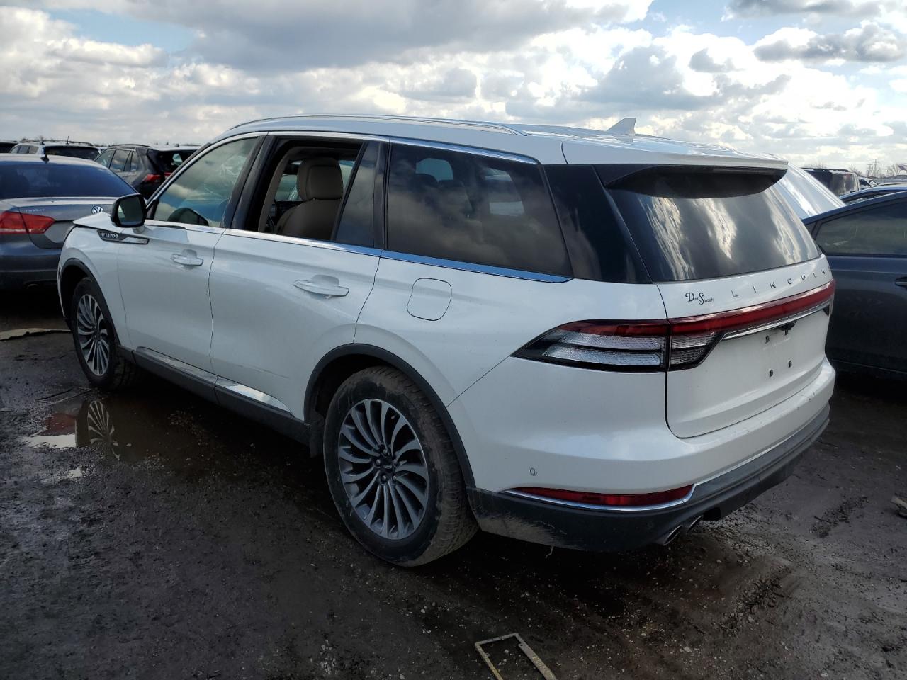 2020 Lincoln Aviator VIN 5LM5J7XC8LGL23261 Copart auction photo, front end / minor dent/scratches damage thumbnail 2