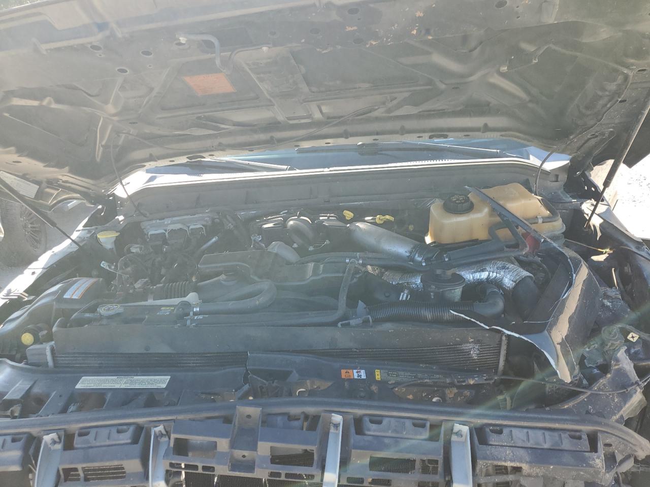 2011 Ford F250 VIN 1FT7W2BT2BEB72259 Copart auction photo, front end / side damage thumbnail 12