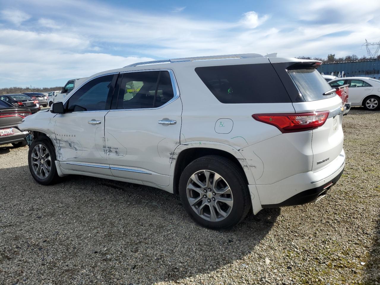 2019 Chevrolet Traverse VIN 1GNERKKW5KJ173624 Copart auction photo, front end / side damage thumbnail 2