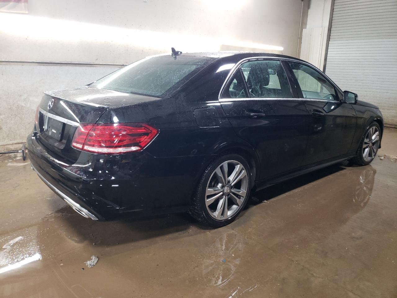 2016 Mercedes-Benz E-klasse VIN WDDHF8JB7GB267236 Copart auction photo, front end damage thumbnail 3
