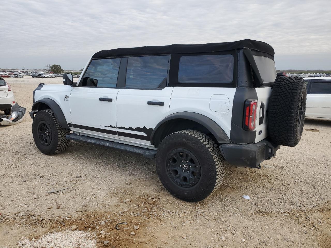 2022 Ford Bronco VIN 1FMEE5DP2NLA94038 Copart auction photo, side damage thumbnail 2