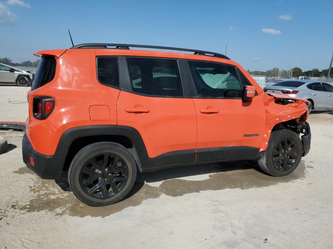 2018 Jeep Renegade VIN ZACCJBBB6JPH86158 Copart auction photo, front end / minor dent/scratches damage thumbnail 3